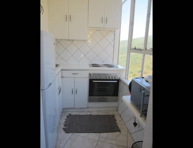 0.5 BEDROOM APARTMENT TO LET IN VREDEHOEK